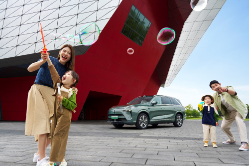 明星同款座驾!魏牌全新蓝山让春节更暖心