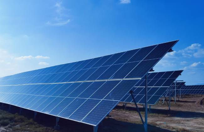 机构预测：2025年中国光伏新增装机规模超300GW